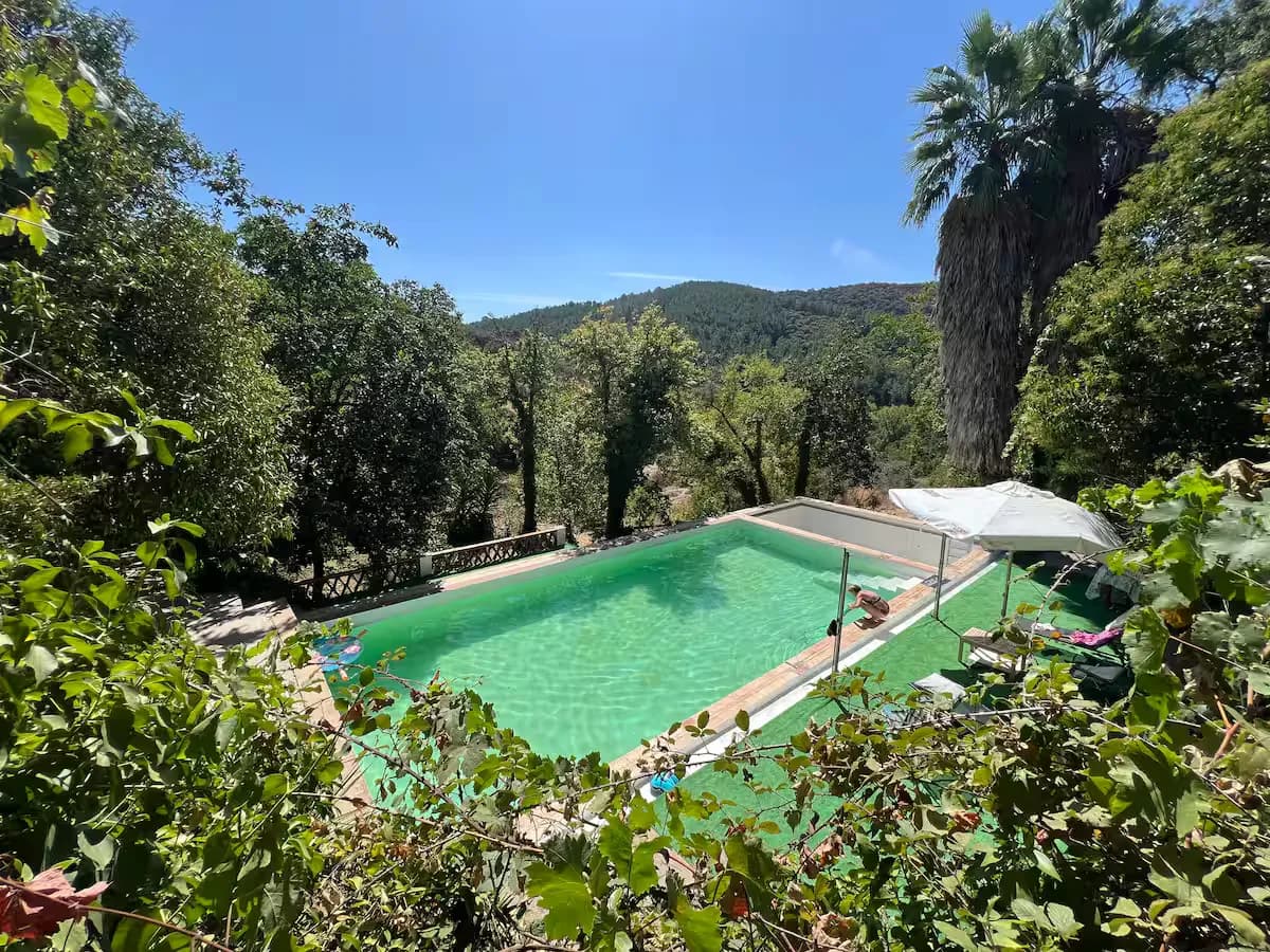 Finca con piscina y vistas a la Sierra de Aracena, Andalucía